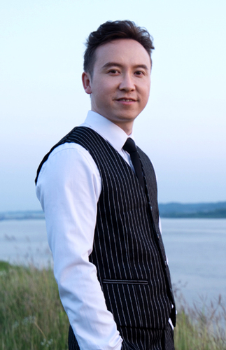 Pengyu.Huang
首席品牌执行官
毕业于广州美术学院视觉传达专业
从事品牌设计8年
长沙办事处总负责人